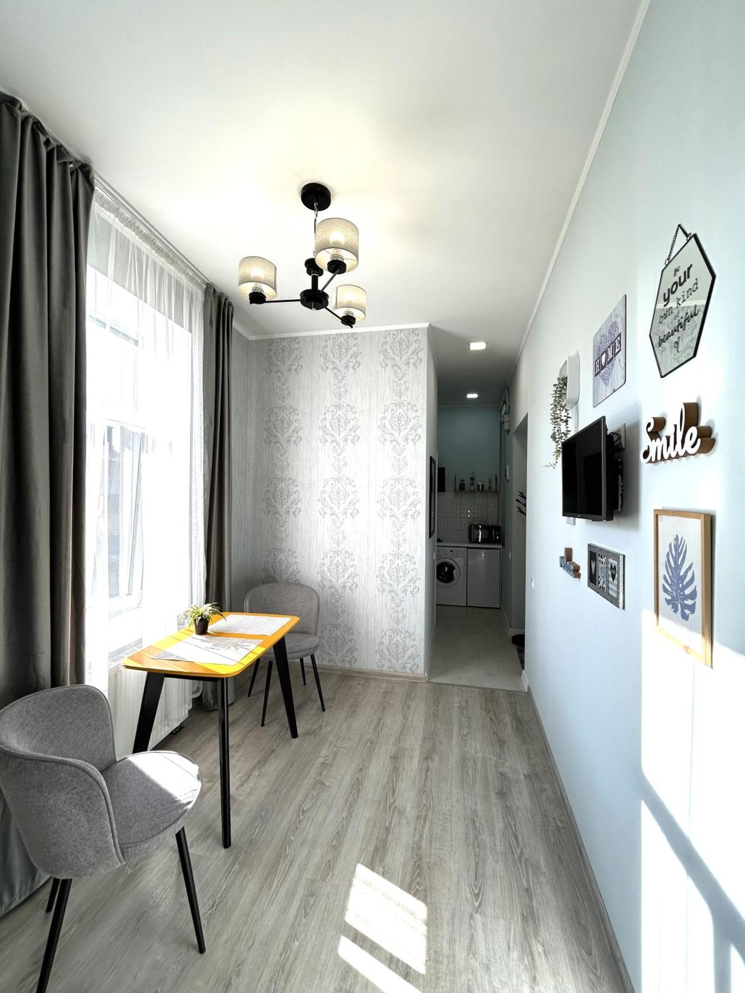 Romantic Apartment In The Сity Сenter Lviv Exterior photo